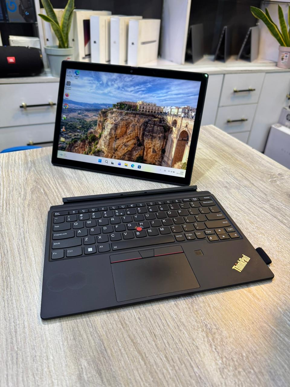 Lenovo ThinkPad X12 Detachable Gen 1 Core i7 11th Gen | 16GB RAM | 256GB SSD | Touchscreen