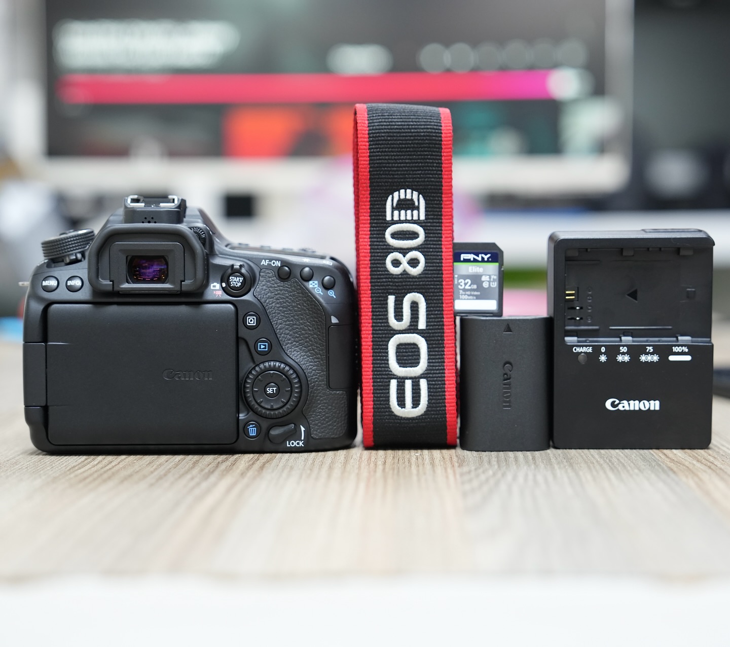 Buy Canon EOS 80D in Kenya – DSLR with Dual Pixel AF, Wi-Fi & 18-55mm Lens