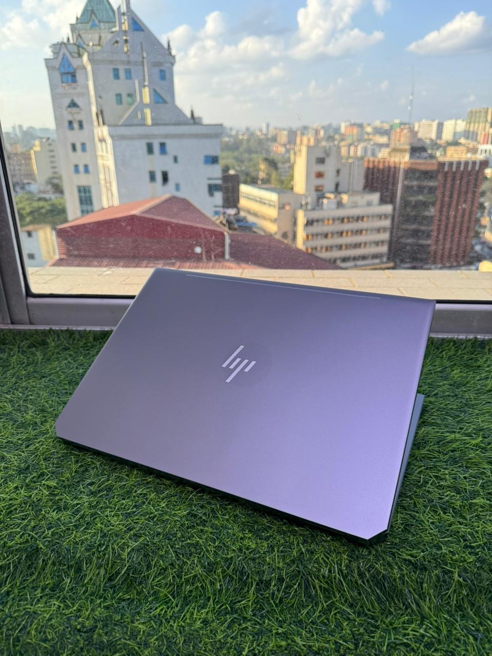 HP ZBook 15 G6 – Intel Xeon E-2286M, 32GB RAM, 1TB SSD, 6GB RTX 3000, Type-C, HDMI