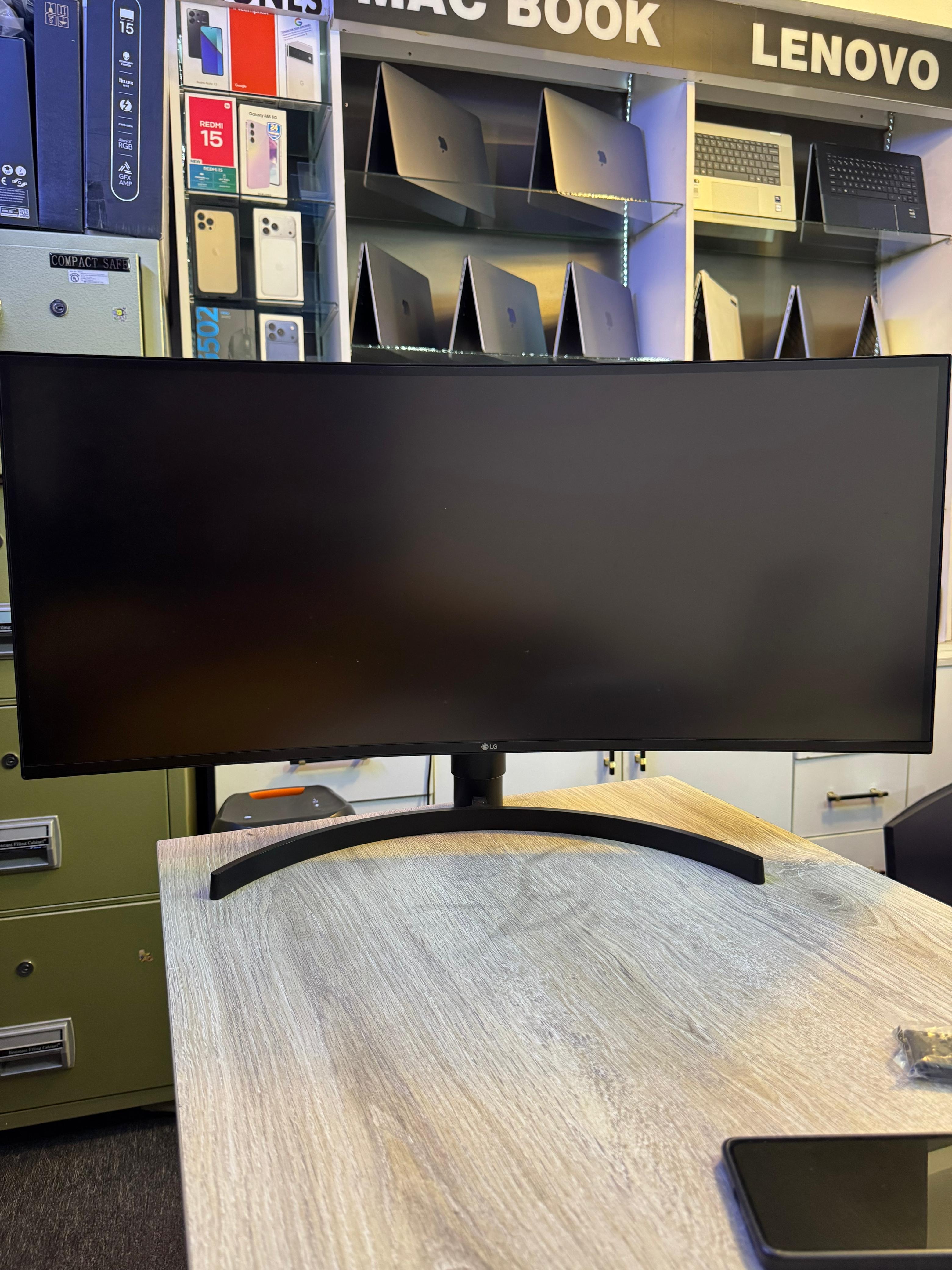 LG 34WN80C-B UltraWide Monitor – 34” Curved WQHD (3440×1440) IPS Display, USB-C 60W PD, 99% sRGB, Adjustable Stand | Professional UltraWide Monitor