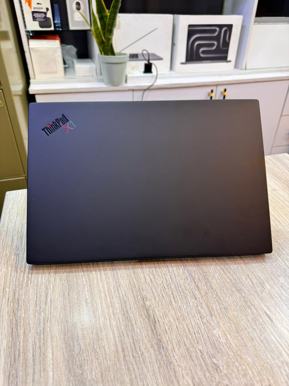 Lenovo X1 Carbon Ultrabook  Core i7, 1TB SSD, 14