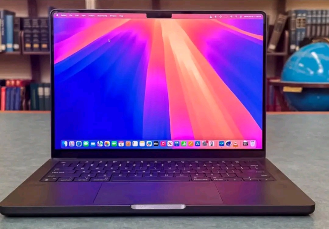 Apple MacBook Pro 14-inch M4 Pro – 24GB RAM, 512GB SSD, 16-Core GPU | 14.2” Liquid Retina XDR Display | Touch ID, Wi-Fi 6E, macOS Laptop