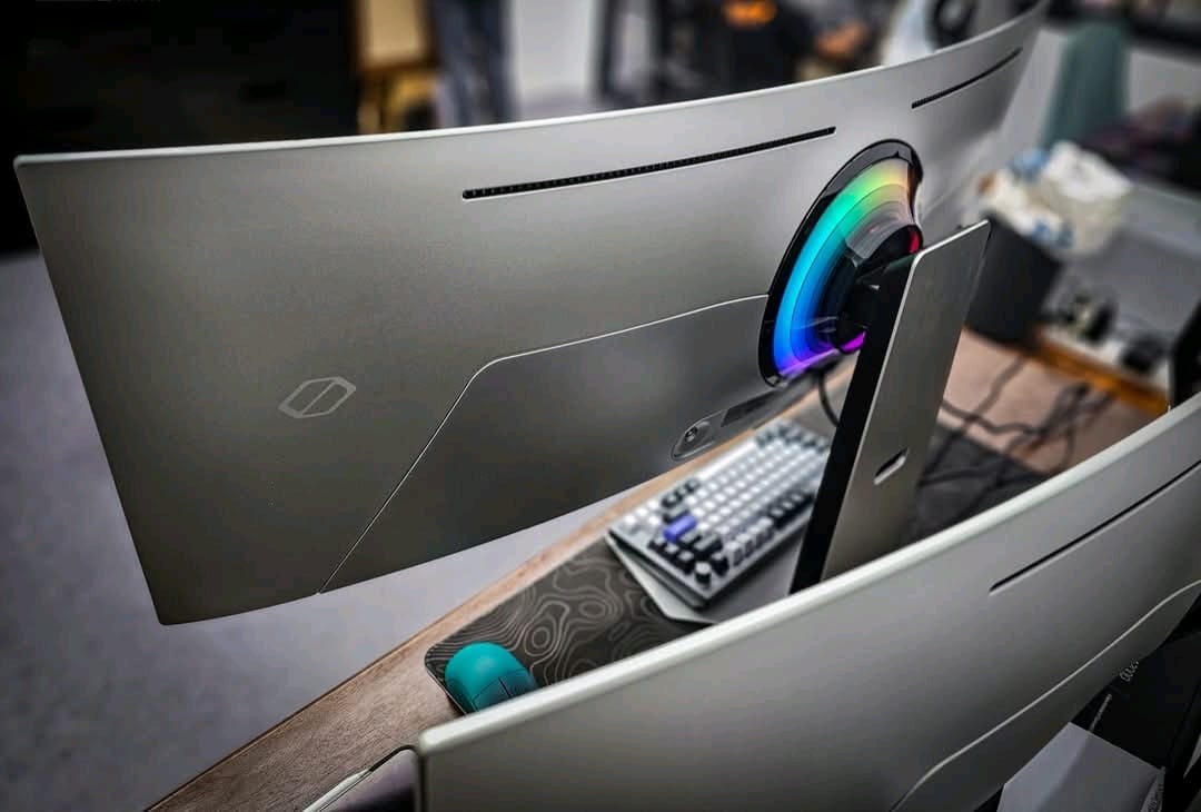 Samsung Odyssey OLED G9 49” Curved Gaming Monitor — 5K DQHD, 240Hz, Ultra-Wide, Brand New