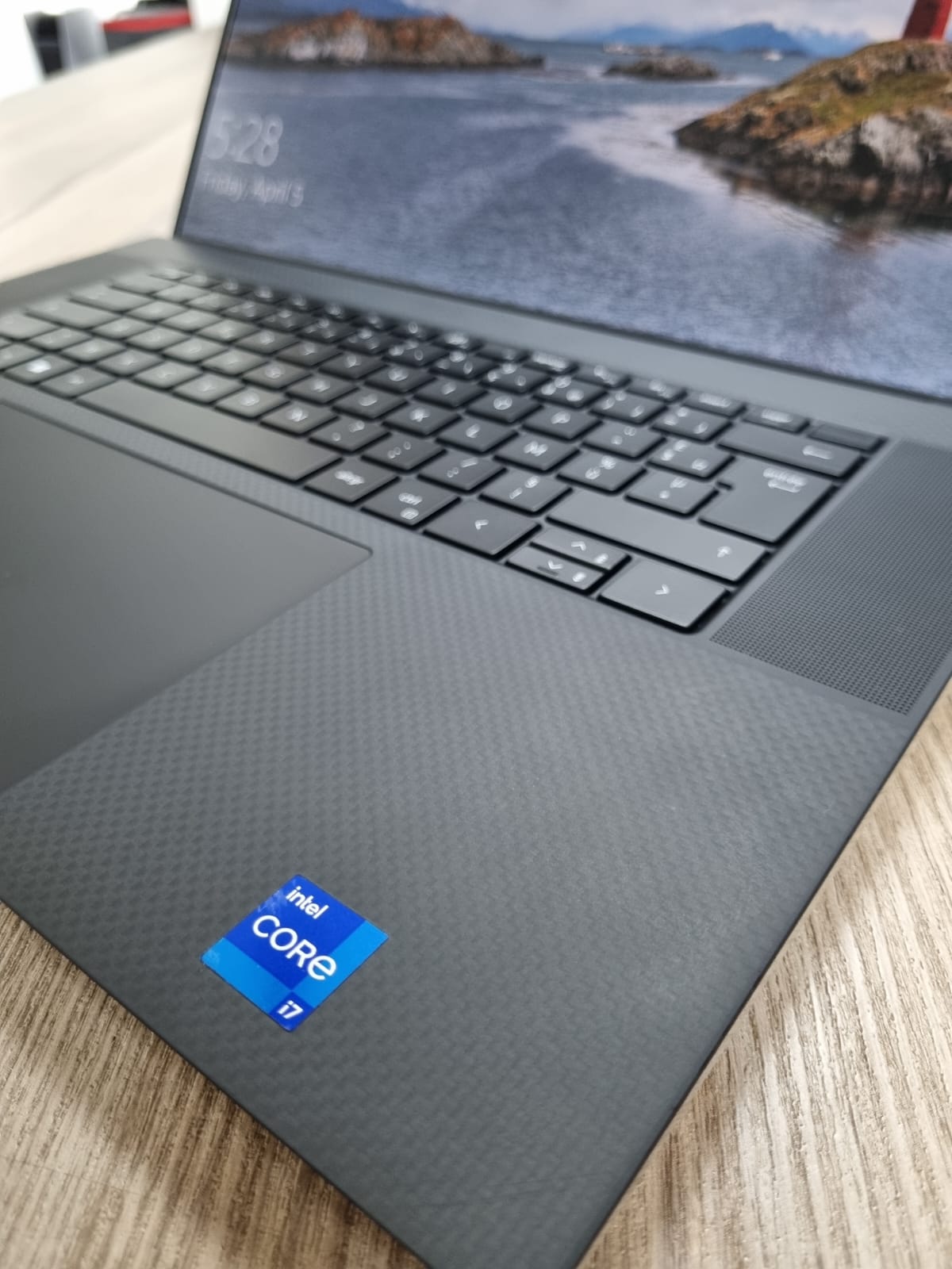 Dell XPS 15 9520 15